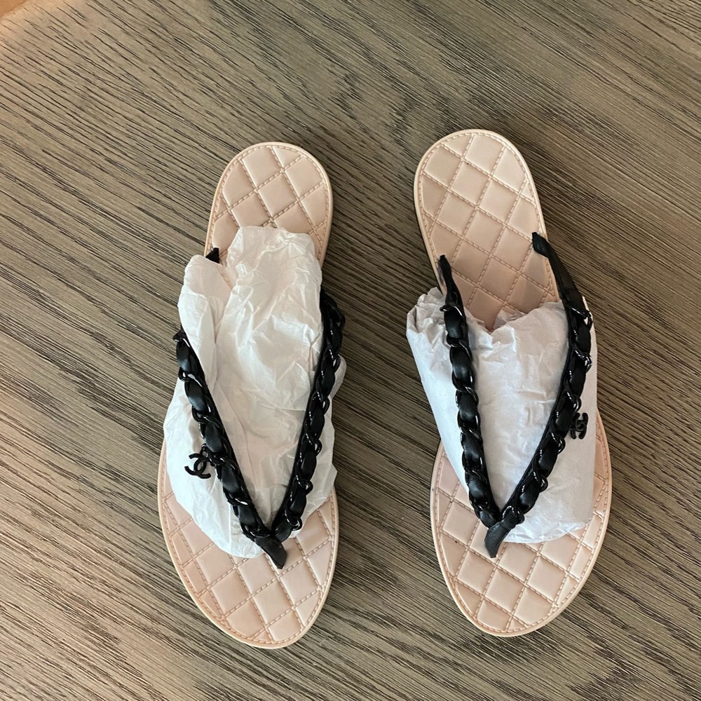 Chanel chain logo flat sandals